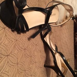 Comfortable T ankle strap sandal kitten heel